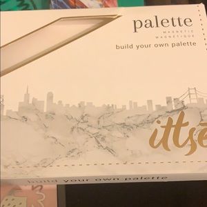 Ittsē van ness eyeshadow quad